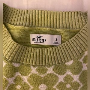Hollister Cropped Sweater ( size S)